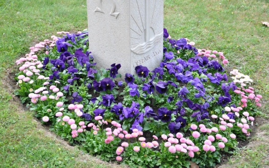 Urnengrab Frühling, Variante B